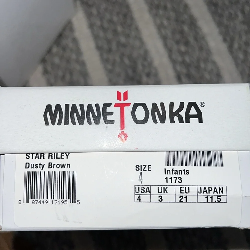 Authentic New in Box, Minnetonka Infant’s Star Riley Bootie Dusty Brown